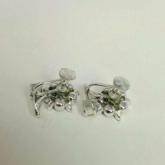 Vintage Lisner Green Rhinestone Flower Clip On Earrings, Silver Tone Screw Backs - Picture 3 of 7